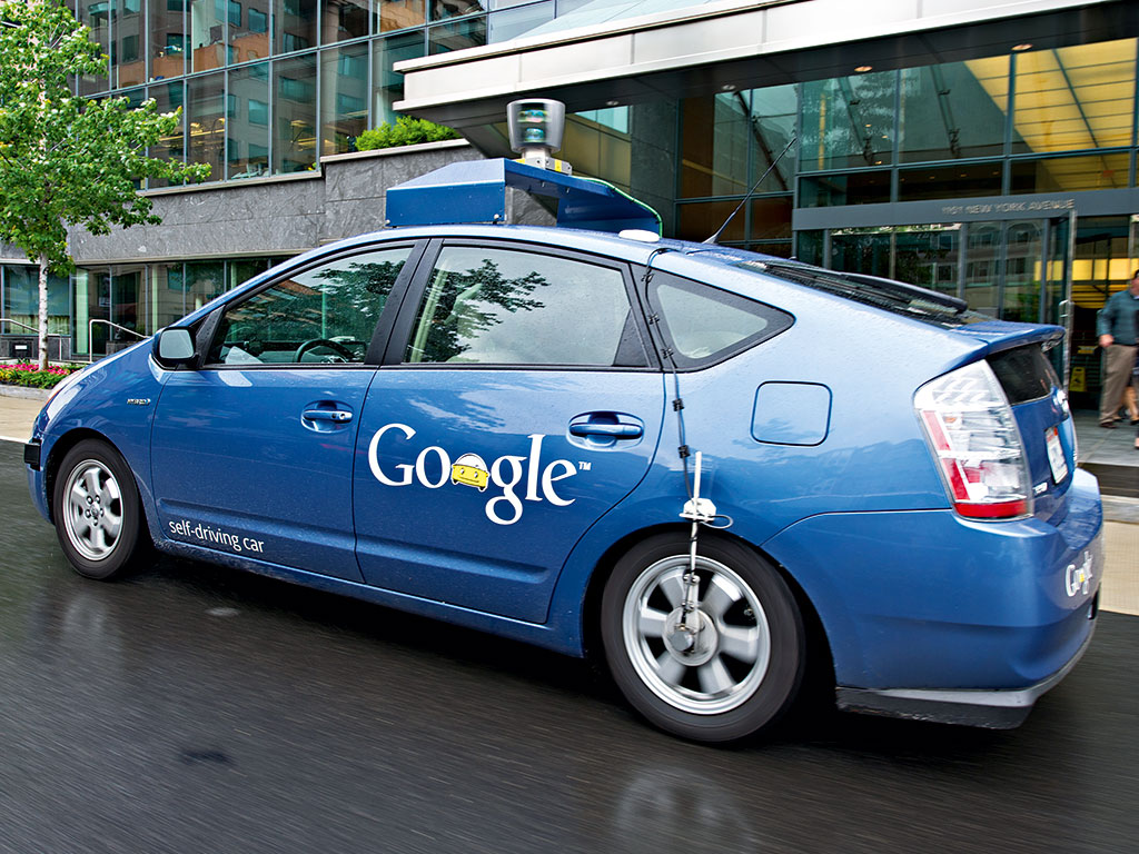 Google spinge sulla Google Car, e coopta nel board l’ex Ceo di Ford. Il retroscena